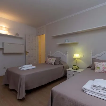 Simone